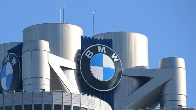 Das BMW-Logo auf dem Firmensitz des Automobilherstellers BMW. Foto: Tobias Hase/dpa Das BMW-Logo auf dem Firmensitz des Automobilherstellers BMW. Foto: Tobias Hase/dpa