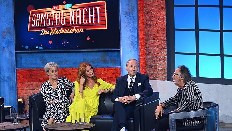 Hugo Egon Balder (re.) führt als Moderator durch "RTL Samstag Nacht - Das Wiedersehen".