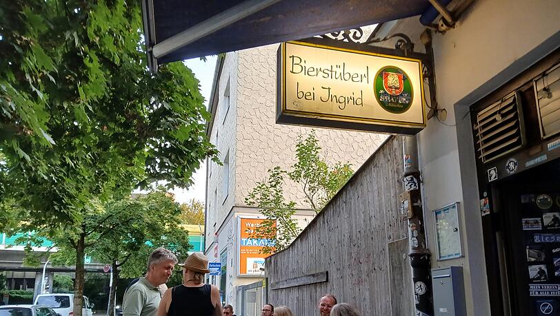 Das Bierstüberl von Ingrid Herrmann hat sich über die Jahre zum Löwen-Fantreff entwickelt (Archivbild). Das Bierstüberl von Ingrid Herrmann hat sich über die Jahre zum Löwen-Fantreff entwickelt (Archivbild).