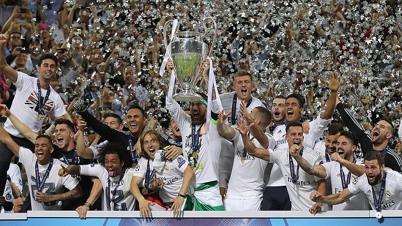 Titelgewinne Real Madrid - Europapokal der Landesmeister/Champions League: 11 (1956-60, 1966, 1998, 2000, 2002, 2014, 2016); Weltpokal/Klub-WM: 5 (1960, 1998, 2002, 2014, 2016); UEFA-Cup: 2 (1985, 1986); Europapokal der Pokalsieger: -; Europ. Supercup: 1 (2002); Meisterschaft: 32 (zuletzt 2012); Pokal: 19 (zuletzt 2014).