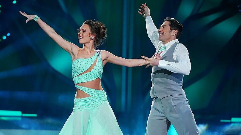 Laura Müller und Christian Polanc tanzen Wiener Walzer
