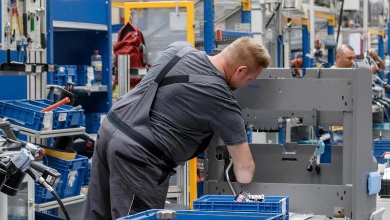 Die Betriebe erhielten mehr neue Bestellungen - besonders stark waren unter anderem Maschinenbauer betroffen.