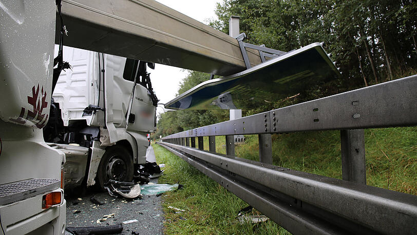 Die Bilder vom spektakulären Unfall auf der A9.