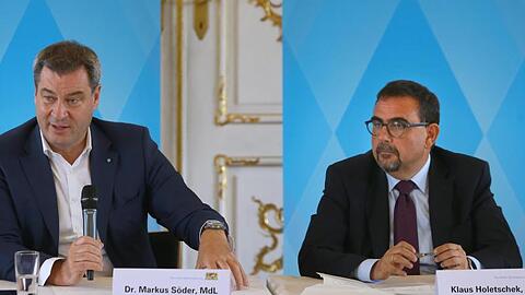 Markus Söder (CSU, l.), Ministerpräsident von Bayern, und Klaus Holetschek (CSU), der der neue Gesundheitsminister werden soll.