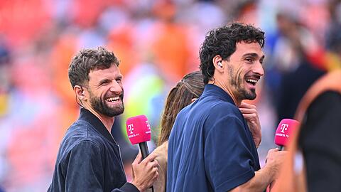 Zwei Ex-Weltmeister - aber auch zwei f&uuml;r den DFB? Thomas M&uuml;ller (l) und Mats Hummels. (Archivbild)