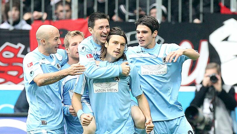 Dank ihnen läuft’s bei den Löwen (v. l.): Necat Aygün, Stefan Aigner und Djordje Rakic, der mit Antonio Rukavina jubelt. Dank ihnen läuft’s bei den Löwen (v. l.): Necat Aygün, Stefan Aigner und Djordje Rakic, der mit Antonio Rukavina jubelt.