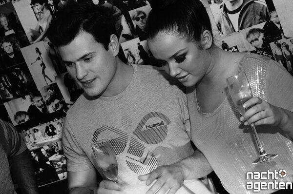 Beim "Business Clubbing" in der 089 Bar ließen Rocco Stark, Kim Gloss und Ailton die Sau raus. Ob sie sich wie im Dschungel benahmen? Sehen Sie selbst! Mehr Bilder unter: www.nachtagenten.de