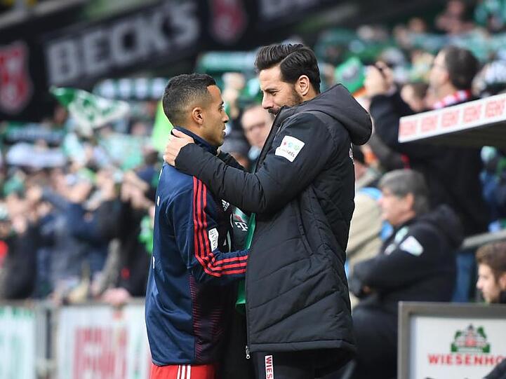 Mittelfeldspieler Thiago kann sich eine längere Vertragszeit beim FC Bayern München vorstellen. Foto:David Hecker/Archiv