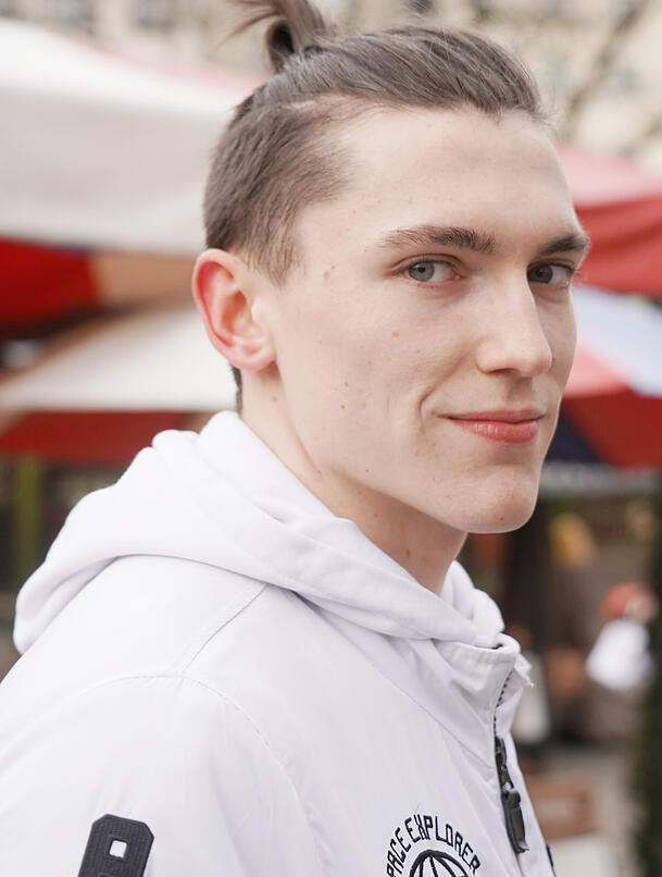 Tom Kirchherr (19), Mechatroniker. Tom Kirchherr (19), Mechatroniker.
