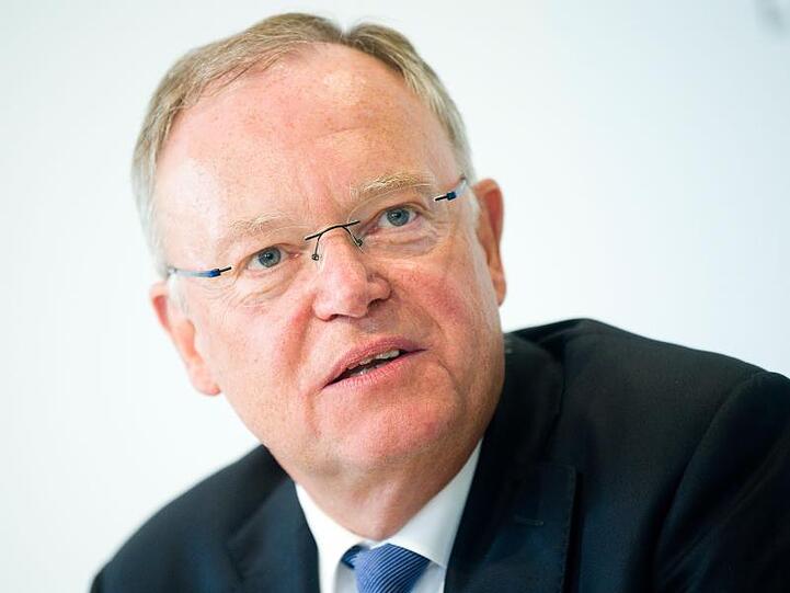 Die SPD sollte nach Einschätzung von Niedersachsens Ministerpräsident Stephan Weil Selbstbewusstsein und Optimismus ausstrahlen.