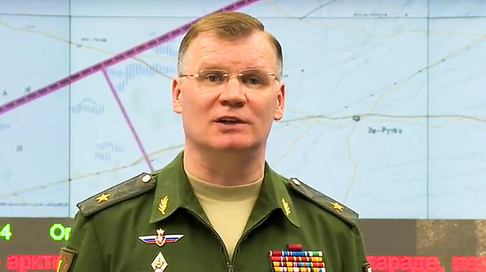 Das Videostandbild von der Internetseite des russischen Verteidigungsministeriums zeigt den russischen Generalmajor Igor Konaschenkow bei einem Briefing. (Archivbild)