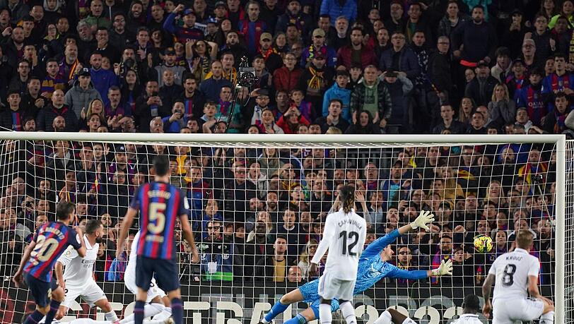 Der FC Barcelona besiegte Real Madrid mit 2:1.