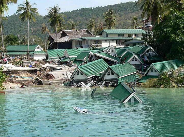 Vom Tsunami zerstörtes Urlaubs-Ressort in Thailand
