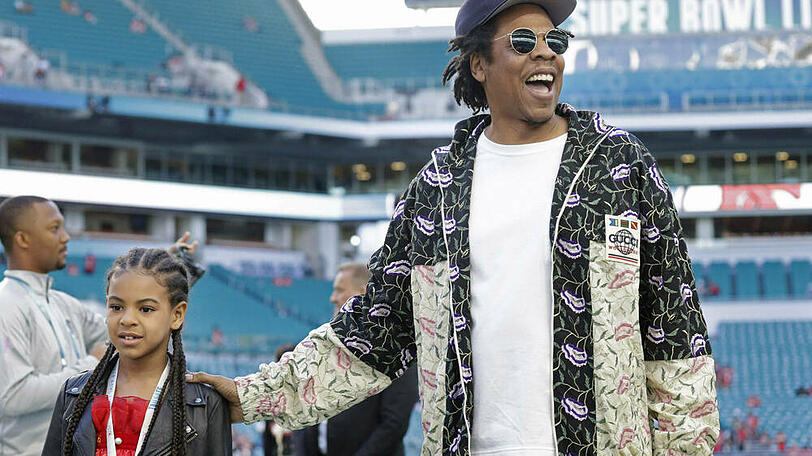 Blue Ivy Carter mit Vater Jay-Z beim Super Bowl in Miami.