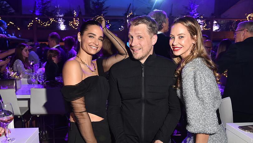 Oliver Pocher mit Noch-Ehefrau Amira Pocher (li.) und Ex-Frau Alessandra Meyer-Wölden Oliver Pocher mit Noch-Ehefrau Amira Pocher (li.) und Ex-Frau Alessandra Meyer-Wölden