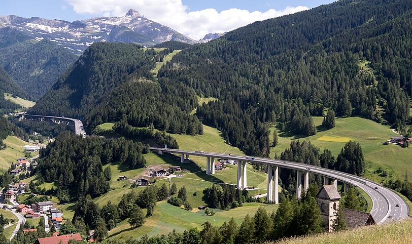 Die Brenner-Autobahn ist eine der wichtigsten Nord-Süd-Verbindungen. (Archivbild) Die Brenner-Autobahn ist eine der wichtigsten Nord-Süd-Verbindungen. (Archivbild)