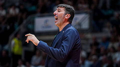 Bundestrainer &Aacute;lex Mumbr&uacute; ist am Donnerstag als Coach von Virtus Bologna zu Besuch bei den Bayern-Basketballern.