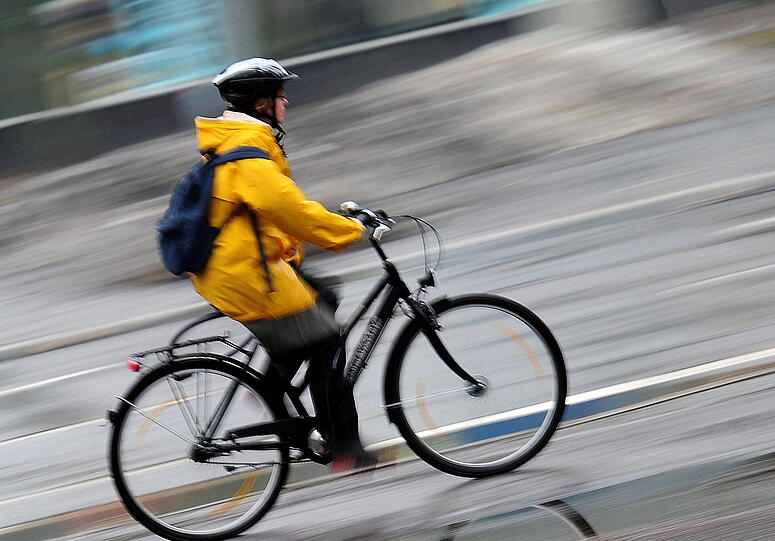 Die Radfahrerin wurde bie dem Unfall schwer verletzt (Symbolbild).