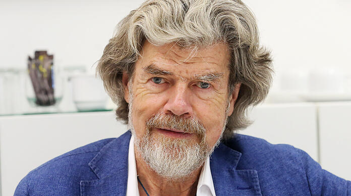 Der Südtiroler Bergsteiger Reinhold Messner ist zum dritten Mal vor den Traualtar getreten.