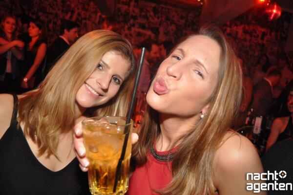 Beim Donnerstagsclubbing in der 089-Bar mit DJ Nino und DJ Stefan gab's das Beste aus House, Pop, Rock und Disco auf die Ohren. Mehr Bilder unter: href="http://www.nachtagenten.de/gallery/donnerstags-clubbing.921335.html