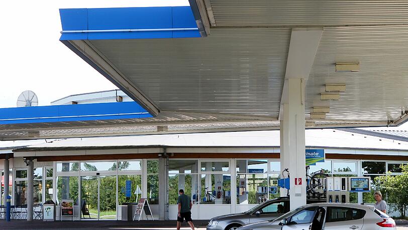 Raststätte in Deutschland (Archivbild). In Frankreich haben Eltern ihre dreijährige Tochter vergessen. Raststätte in Deutschland (Archivbild). In Frankreich haben Eltern ihre dreijährige Tochter vergessen.