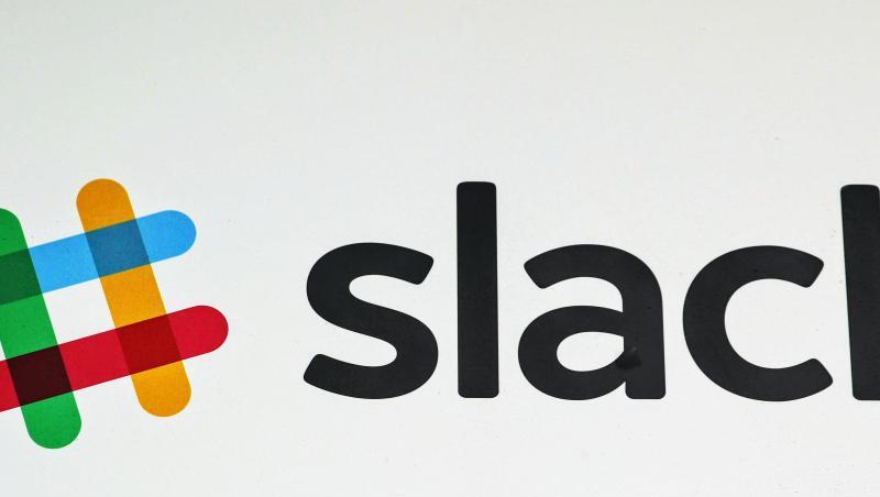 Das Slack-Logo, aufgenommen im Hauptquartier des Unternehmens in San Francisco. Das Slack-Logo, aufgenommen im Hauptquartier des Unternehmens in San Francisco.