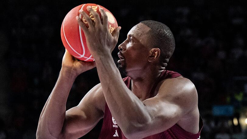 Serge Ibaka von München in Aktion.