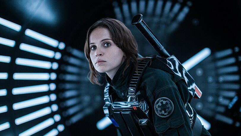 Ob Jyn Erso (Felicity Jones) aus "Rogue One" wohl auch ein Double in "Star Worlds Episode XXXIVE=MC2: The Force Awakens The Last Jedi Who Went Rogue" bekommt?