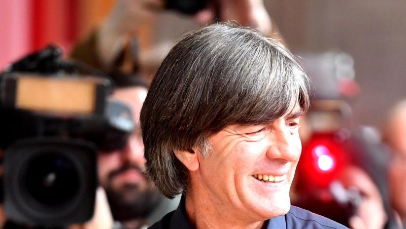 Bundestrainer Joachim Löw kommt zu der Pressekonferenz in die DFB-Zentrale in Frankfurt am Main. Bundestrainer Joachim Löw kommt zu der Pressekonferenz in die DFB-Zentrale in Frankfurt am Main.