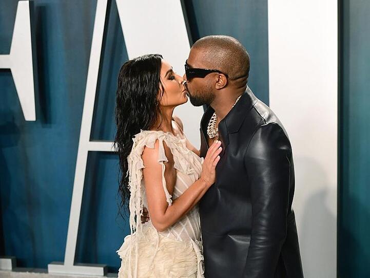 Kim Kardashian und Kanye West bei ihrer Ankunft zu der Oscar-Party von Vanity Fair 2020.