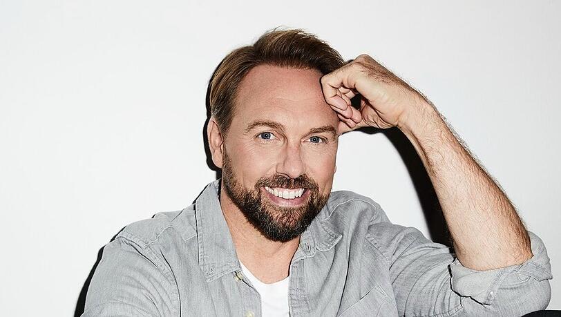 Steven Gätjen springt für den unpässlichen Frederick Lau in die Bresche.
