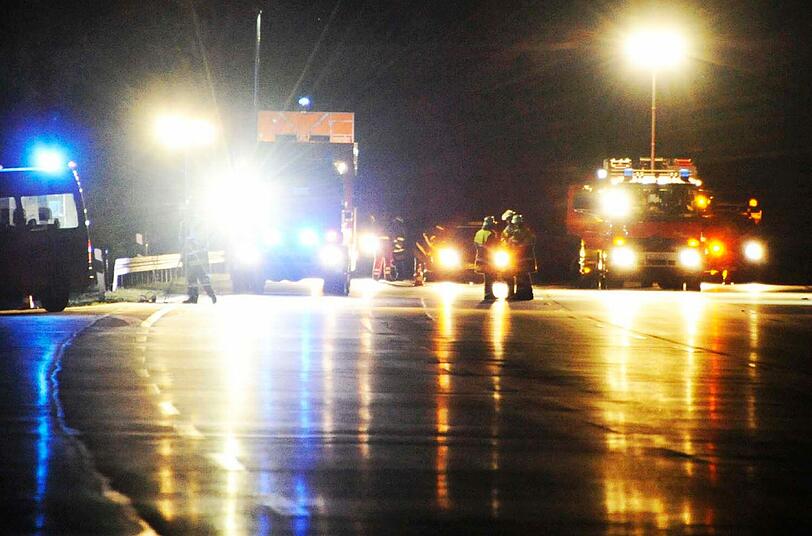 Eingesetzt waren, neben 4 Fahrzeugen der Feuerwehr Kirchheim und mehreren Fahrzeugen des Rettungsdienstes mit Notarzt, 1 Fahrzeug der Autobahnmeisterei Hohenbrunn und 5 Fahrzeuge der Polizei.