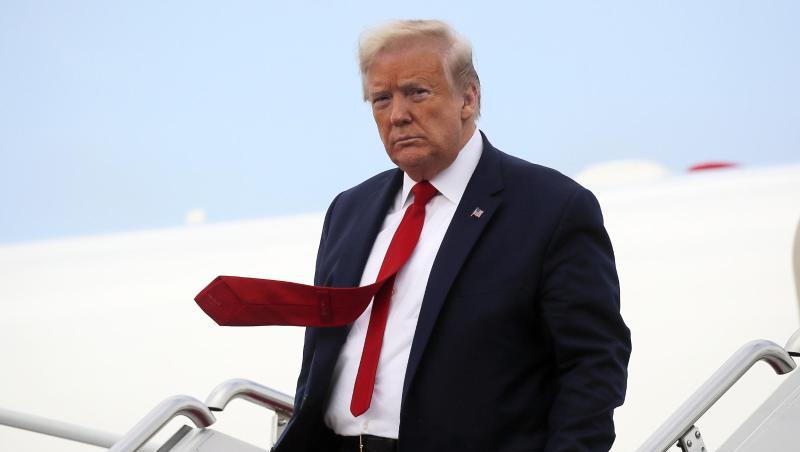 Donald Trump verlässt die Air Force One auf der Andrews Air Force Base.
