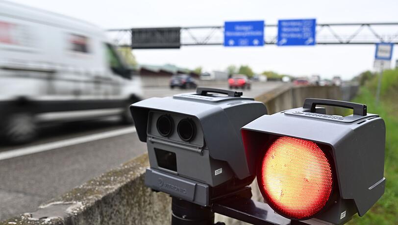 Blitzer sollen Raser bremsen - die Speedweek hatte damit wohl bedingt Erfolg. (Archivbild) Blitzer sollen Raser bremsen - die Speedweek hatte damit wohl bedingt Erfolg. (Archivbild)