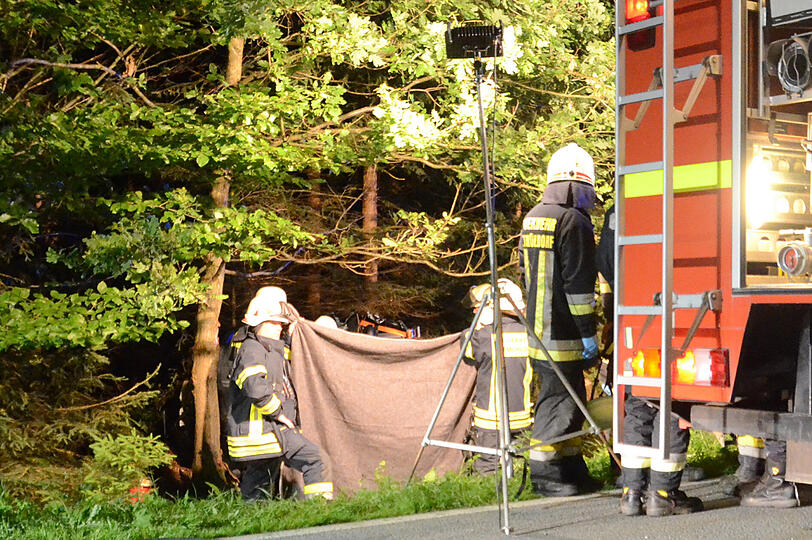 Tödlicher Unfall bei Mühldorf am Inn - die Bilder