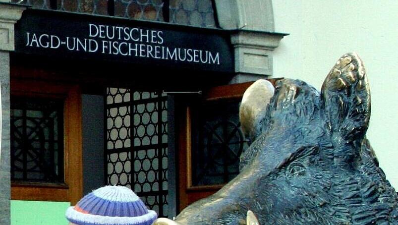 Wie arbeitet das Jagd- und Fischereimuseum seine NS-Vergangenheit auf? Zu ungenau, werfen Kritiker dem Direktor jetzt vor. Wie arbeitet das Jagd- und Fischereimuseum seine NS-Vergangenheit auf? Zu ungenau, werfen Kritiker dem Direktor jetzt vor.