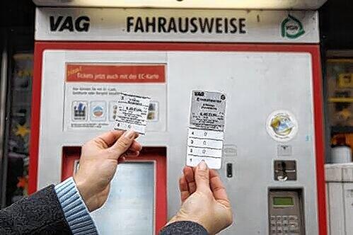 Schon mal 4er- oder 1er-Streifenkarten in Nürnberg gesehen? Dieser Fahrkartenautomat prellt Fahrgäste um teure Streifen.