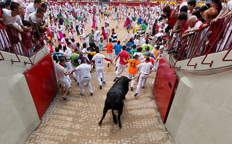 Stierhatz brutal: Aktuelle Bilder aus Pamplona.