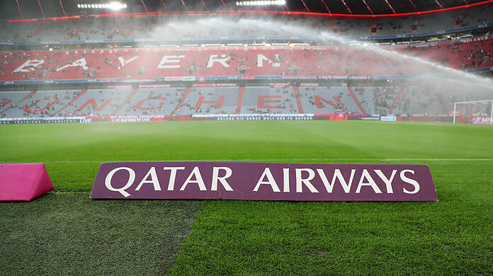 Könnte dem FC Bayern bald weniger Geld in die Kassen spülen: Das "Qatar Airways"-Sponsoring.