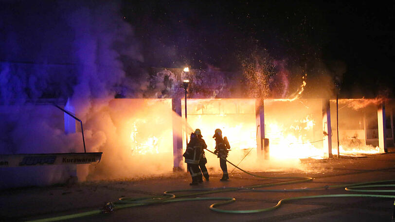Nach den Brandanschlägen in Waldkraiburg hat die Bundesanwaltschaft die Ermittlungen übernommen.