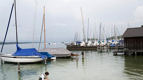 Die Biennale performt auf und im Starnberger See.