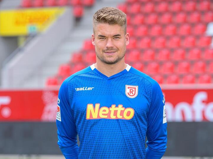 Alexander Meyer, Torwart vom SSV Jahn Regensburg. Foto: Armin Weigel/Archivbild