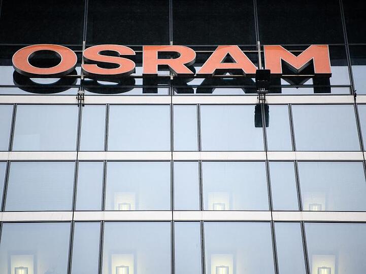 Das Osram-Logo ist an der Zentrale der Firma Osram zu sehen. Foto: Matthias Balk/Archivbild