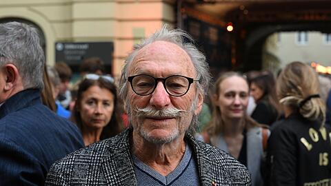 Franz Xaver Kroetz hat am Residenztheater mit seiner Neufassung des bayerischen Kultstücks "Gschichten vom Brandner Kaspar" beeindruckt.