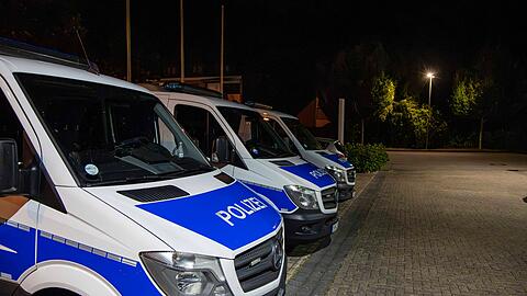Zahlreiche Einsatzkr&auml;fte suchten nach dem vermissten M&auml;dchen.