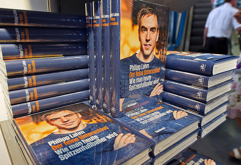 In seiner Autobiographie rechnet Phillipp Lahm vor allem mit seinen Ex-Trainern ab.