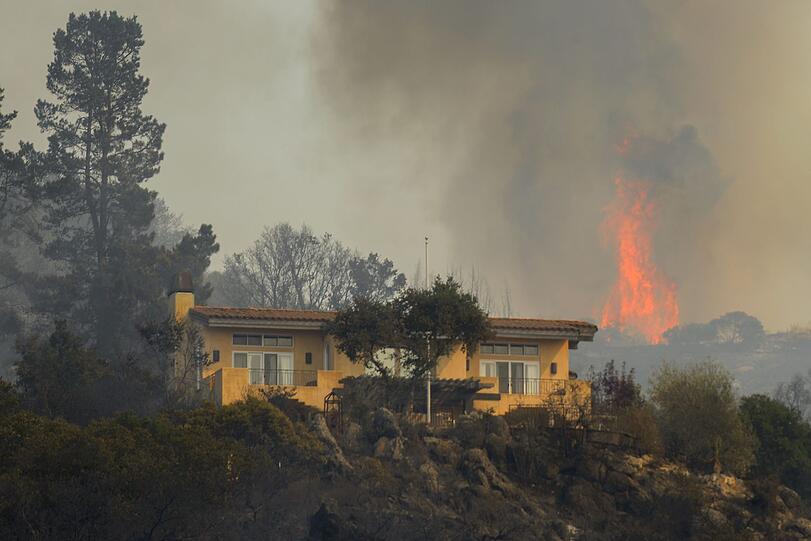 Die Waldbrände in Santa Rosa und Yountville werden weiter bekämpft. Die Zahl der Toten ist auf mindestens 38 gestiegen.