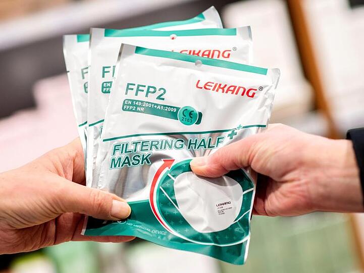FFP2-Masken sind in Bayern ab Montag im ÖPNV und Einzelhandel Pflicht.