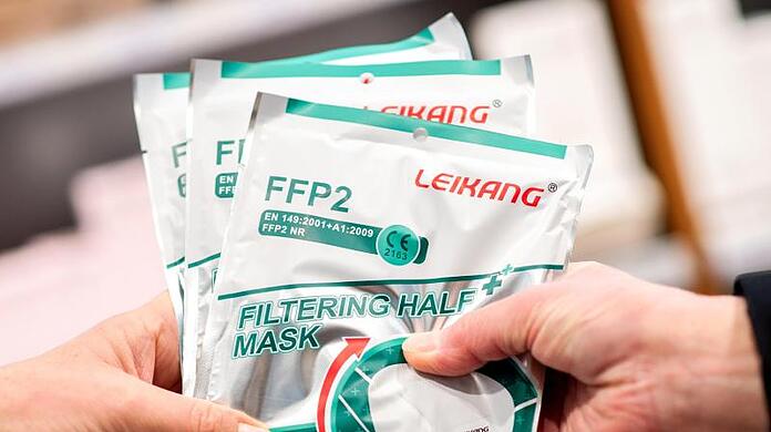 FFP2-Masken sind in Bayern ab Montag im ÖPNV und Einzelhandel Pflicht.