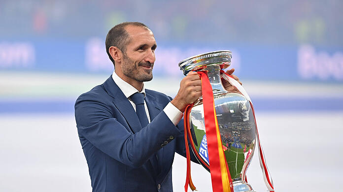 Italiens Europameister Giorgio Chiellini kam im AZ-Interview beim Thema Jamal Musiala und Florian Wirtz ins Schwärmen.